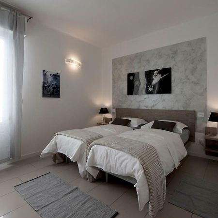 Le Suites - Di Fronte Ospedale Sacro Cuore ネグラール エクステリア 写真
