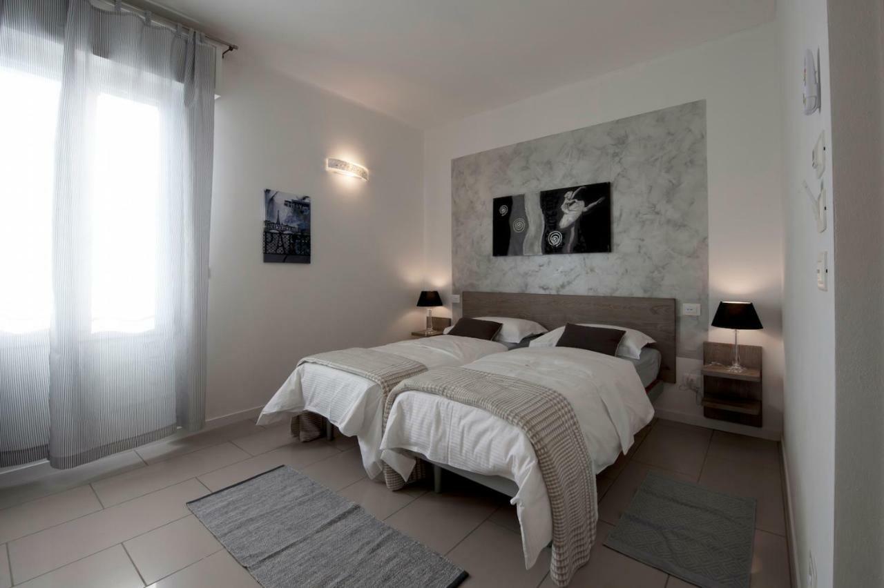 Le Suites - Di Fronte Ospedale Sacro Cuore ネグラール エクステリア 写真